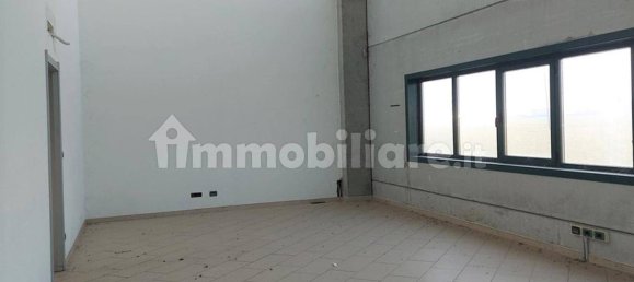 مستودع في Cavour, Italy 2000متر مربع رقم 317320 2