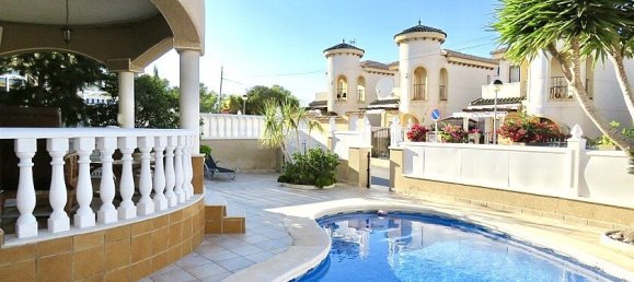 3 bedrooms Villa in Villamartin, Spain No. 287472 2