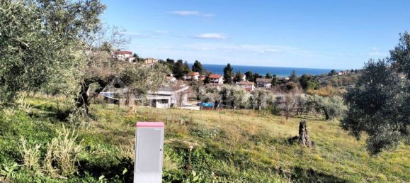 Terrain à Montesilvano, Italy 5000m² No. 251036 3