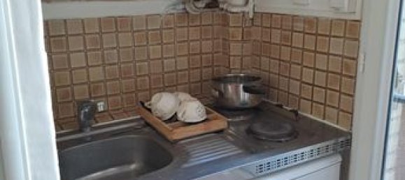 Studio in Paris, France No. 313992 2