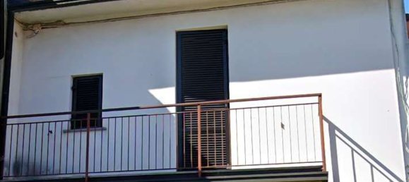 6 rooms House in Fagnano Olona, Italy No. 14488 4