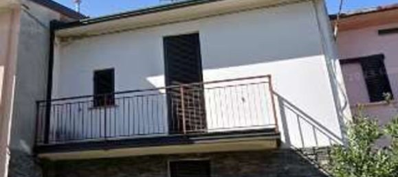 6 rooms House in Fagnano Olona, Italy No. 14488 9