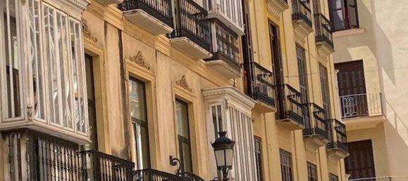 4 bedrooms Apartment in Malaga, Spain No. 107878 6