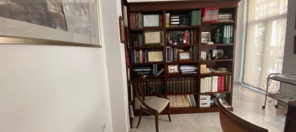 4 bedrooms Apartment in Malaga, Spain No. 107878 8