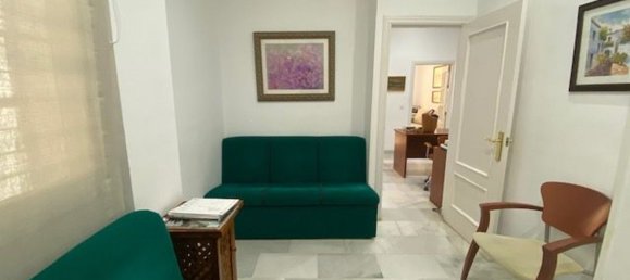 4 bedrooms Apartment in Malaga, Spain No. 107878 10