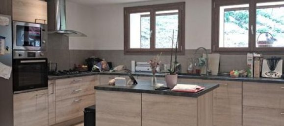 3 bedrooms House in Isere, France No. 290566 5