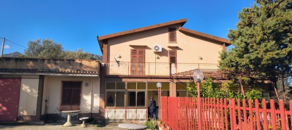 Вилла с 6 комнатами в Карини, Италия № 154549 5