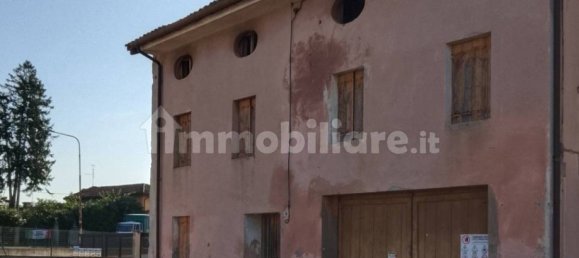 3 bedrooms House in Pordenone, Italy No. 374792 2