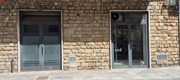 68m² Commercial property in Pontedera, Italy No. 265163 3