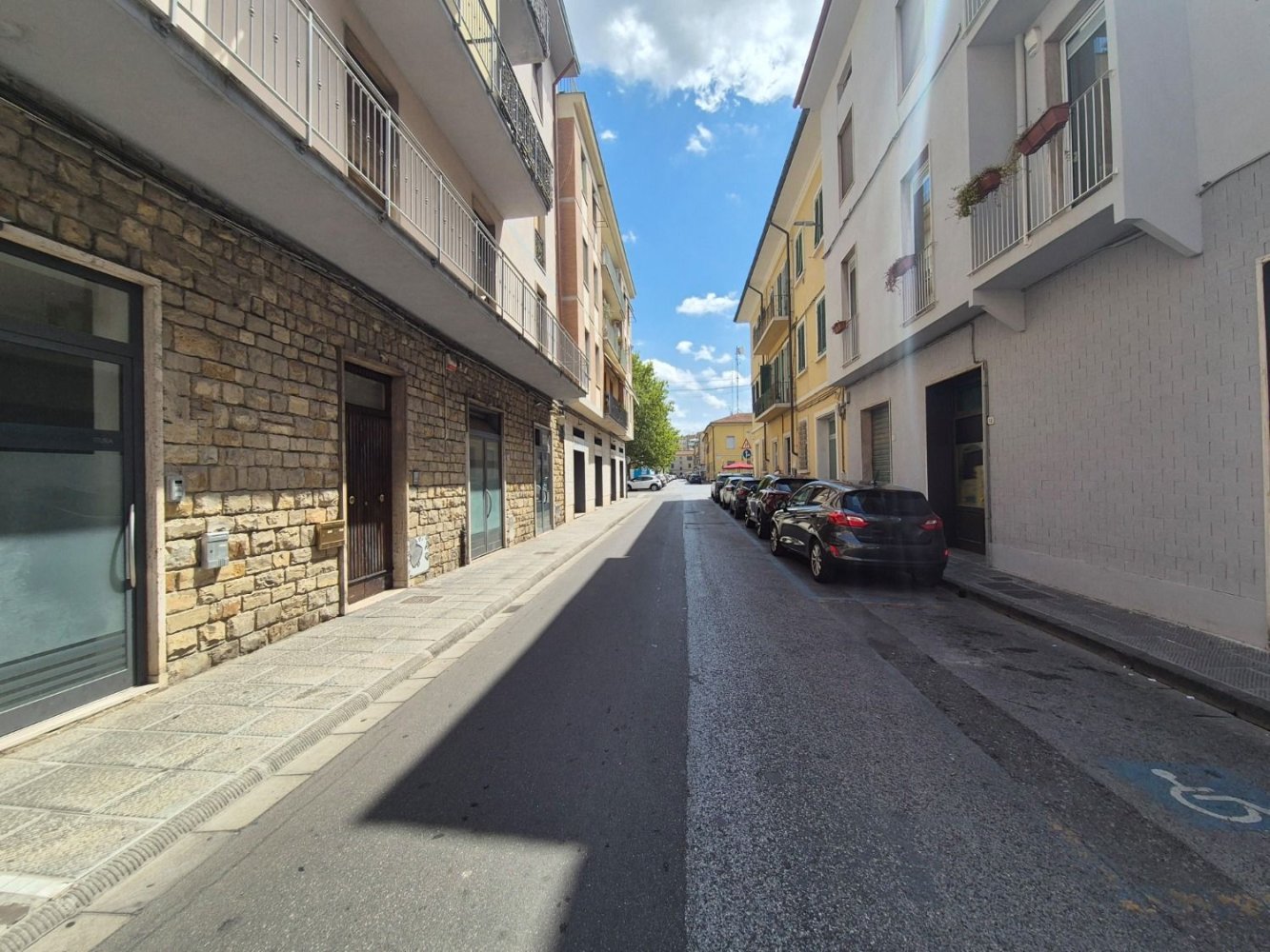 68m² Commercial property in Pontedera, Italy No. 265163