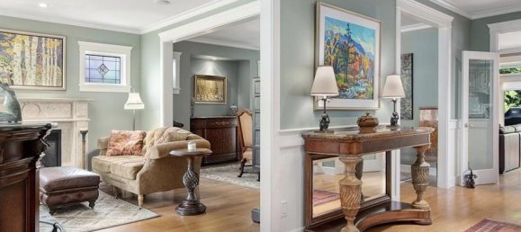 5 bedrooms House in British Columbia, Canada No. 197 8