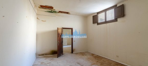 بناية في Mazara del Vallo, Italy 1200متر مربع رقم 206449 2