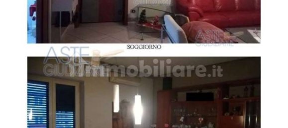 5 rooms Apartment in Somma Vesuviana, Italy No. 15879 3