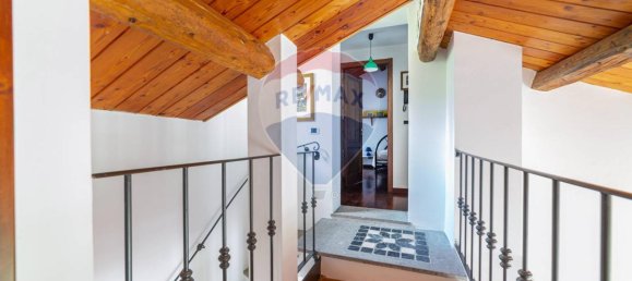 Villa de 9 habitaciónes en Monte San Vito, Italy No. 7078 13