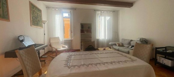 2-salle Appartement à Modena, Italy No. 37031 11