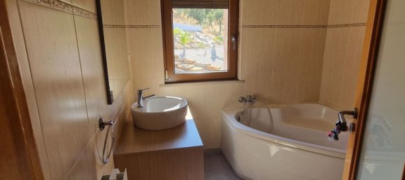 4 bedrooms House in Santa Catarina da Fonte do Bispo, Portugal No. 154497 5