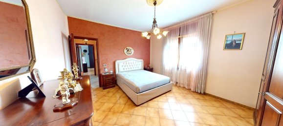 4-Zimmer Wohnung in Pomigliano d'Arco, Italy, Nr. 99809 12