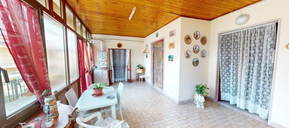 4-Zimmer Wohnung in Pomigliano d'Arco, Italy, Nr. 99809 4