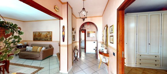 4-Zimmer Wohnung in Pomigliano d'Arco, Italy, Nr. 99809 5