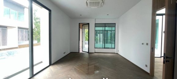 5 bedrooms Cafe / restaurant in Bangkok, Thailand No. 20487 9