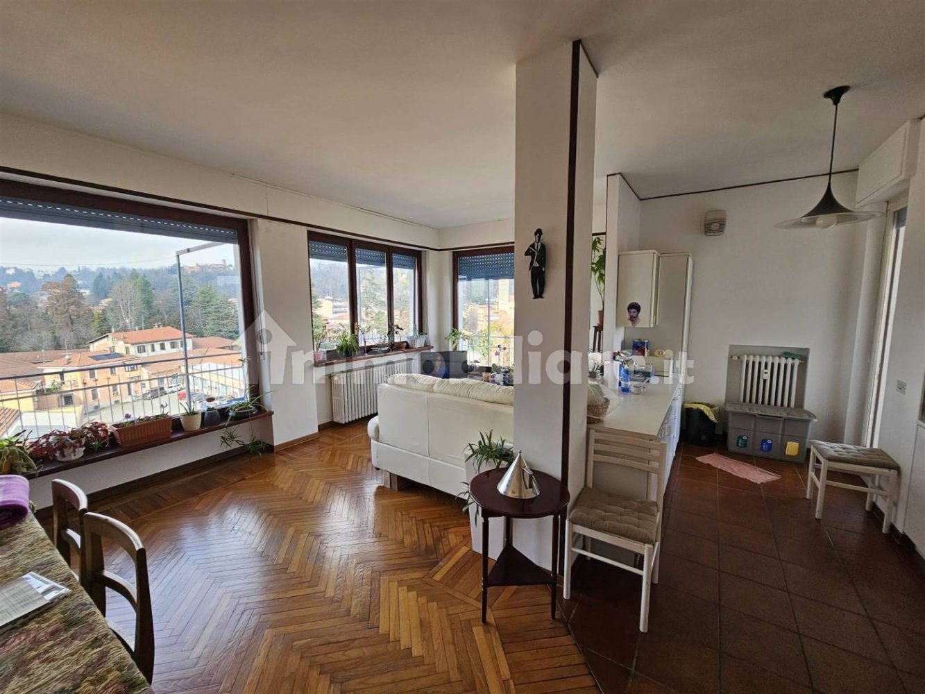 Apartamento de 3 dormitorios en Biella, Italy No. 81468
