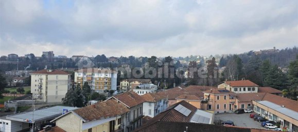 Apartamento de 3 dormitorios en Biella, Italy No. 81468 10