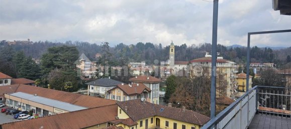 Apartamento de 3 dormitorios en Biella, Italy No. 81468 11