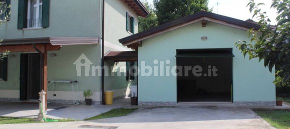 2 bedrooms Villa in Stienta, Italy No. 351120 2