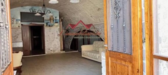 Квартира с 3 комнатами в Бари, Италия № 107366 4