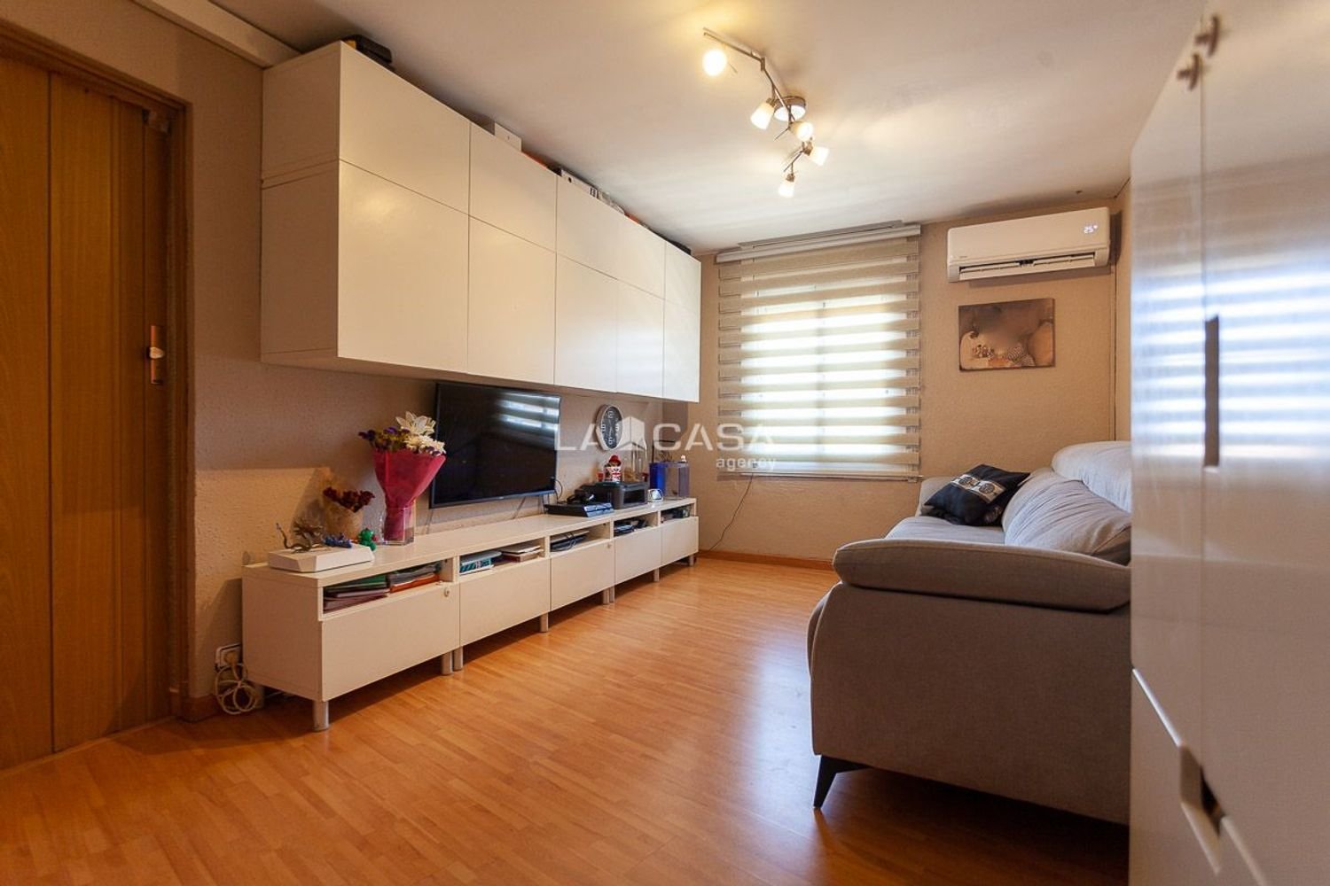 2 bedrooms Apartment in L'Hospitalet de Llobregat, Spain No. 141815