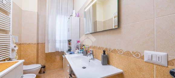 Apartamento T3 em Reggio Emilia, Italy N.º 320814 3