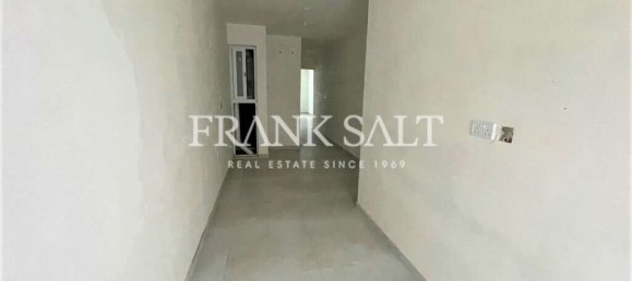 100m² Office in Pieta, Malta No. 13372 2