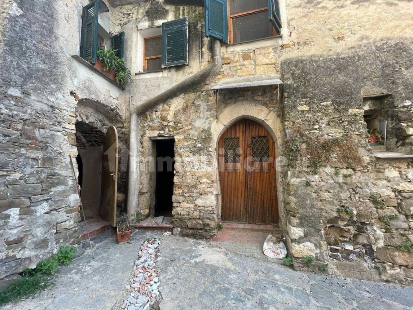 Entrepôt à Diano Castello, Italy 40m² No. 276612