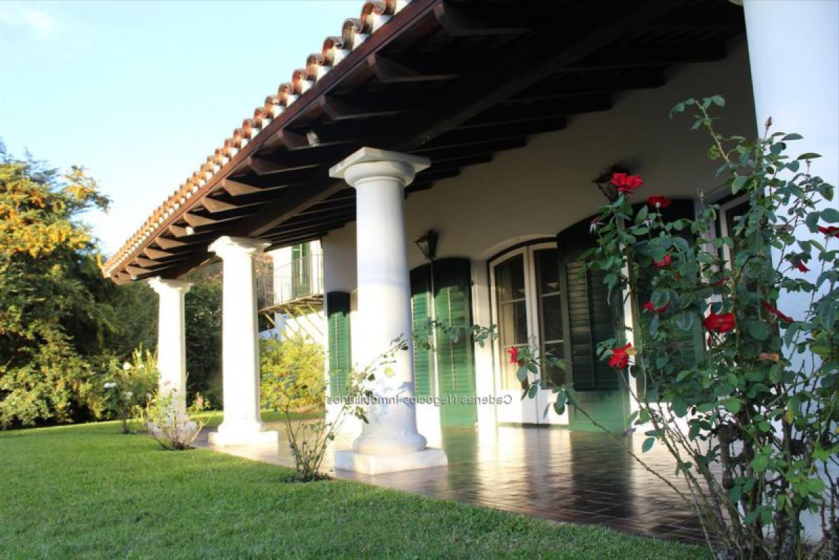 4 bedrooms House in Montevideo, Uruguay No. 2121