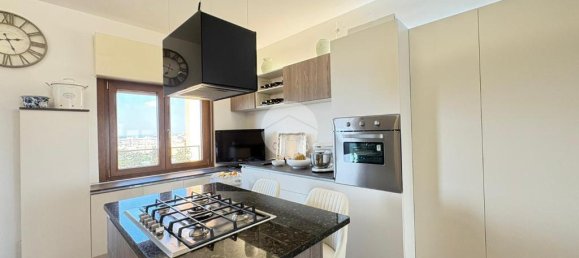 3 Schlafzimmer Wohnung in Rome, Italy, Nr. 371424 12