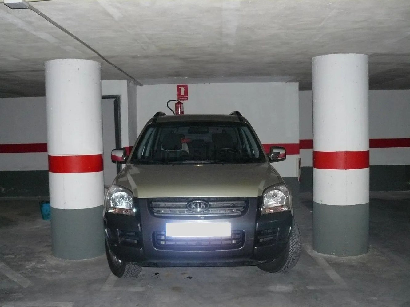  مرآب في Valencia, Spain رقم 198661