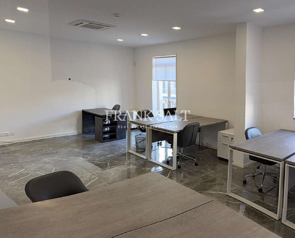Oficina en Ta' Xbiex, Malta 55 m² No. 12075