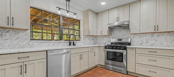 4 bedrooms Villa for sale in Miami, Miami-Dade, Florida, USA № 614340 16