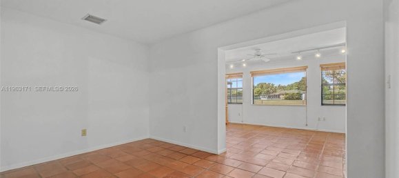 4 bedrooms Villa for sale in Miami, Miami-Dade, Florida, USA № 614340 10
