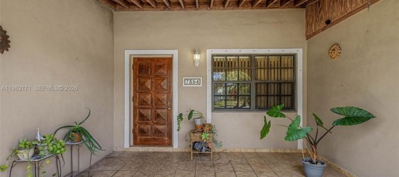 4 bedrooms Villa for sale in Miami, Miami-Dade, Florida, USA № 614340 3