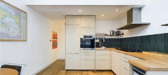 1 bedroom House in London, United Kingdom No. 7686 9