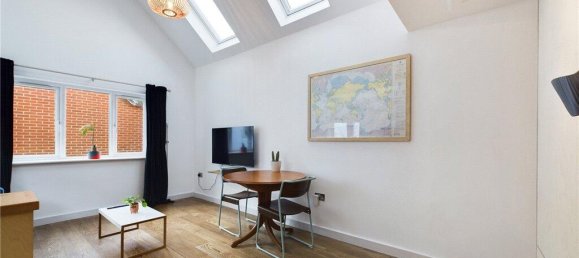 1 bedroom House in London, United Kingdom No. 7686 14