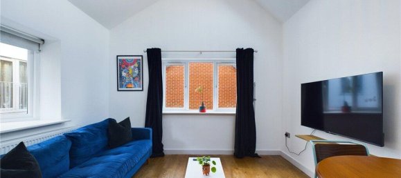 1 bedroom House in London, United Kingdom No. 7686 2