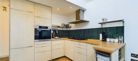 1 bedroom House in London, United Kingdom No. 7686 4