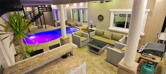 6 bedrooms House for sale in Pattaya, Chonburi, Eastern Thailand, Thailand № 141926 4