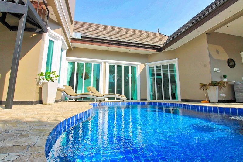 6 bedrooms House for sale in Pattaya, Chonburi, Eastern Thailand, Thailand № 141926