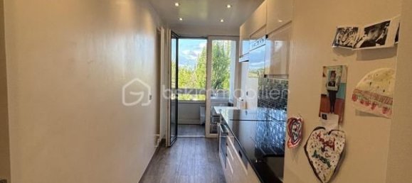 2 Schlafzimmer Wohnung in Morsang-sur-Orge, France, Nr. 327939 8