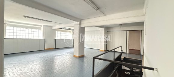 Entrepôt à Genoa, Italy 335m² No. 342959 4