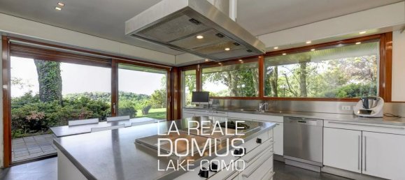 22 rooms Villa in San Fermo della Battaglia, Italy No. 56617 30