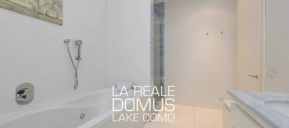 22 rooms Villa in San Fermo della Battaglia, Italy No. 56617 40